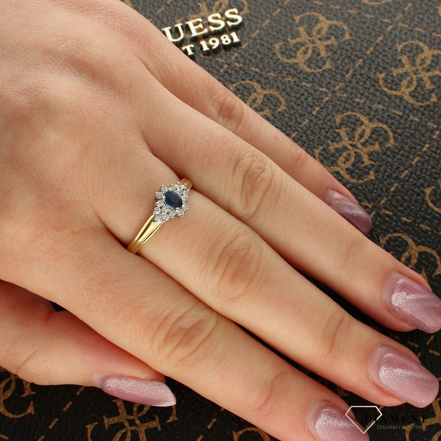 Złoty pierścionek  Szafir w kwiecie Diamentów  585 DIAMENT cert.51Y76SA HSI2.jpg